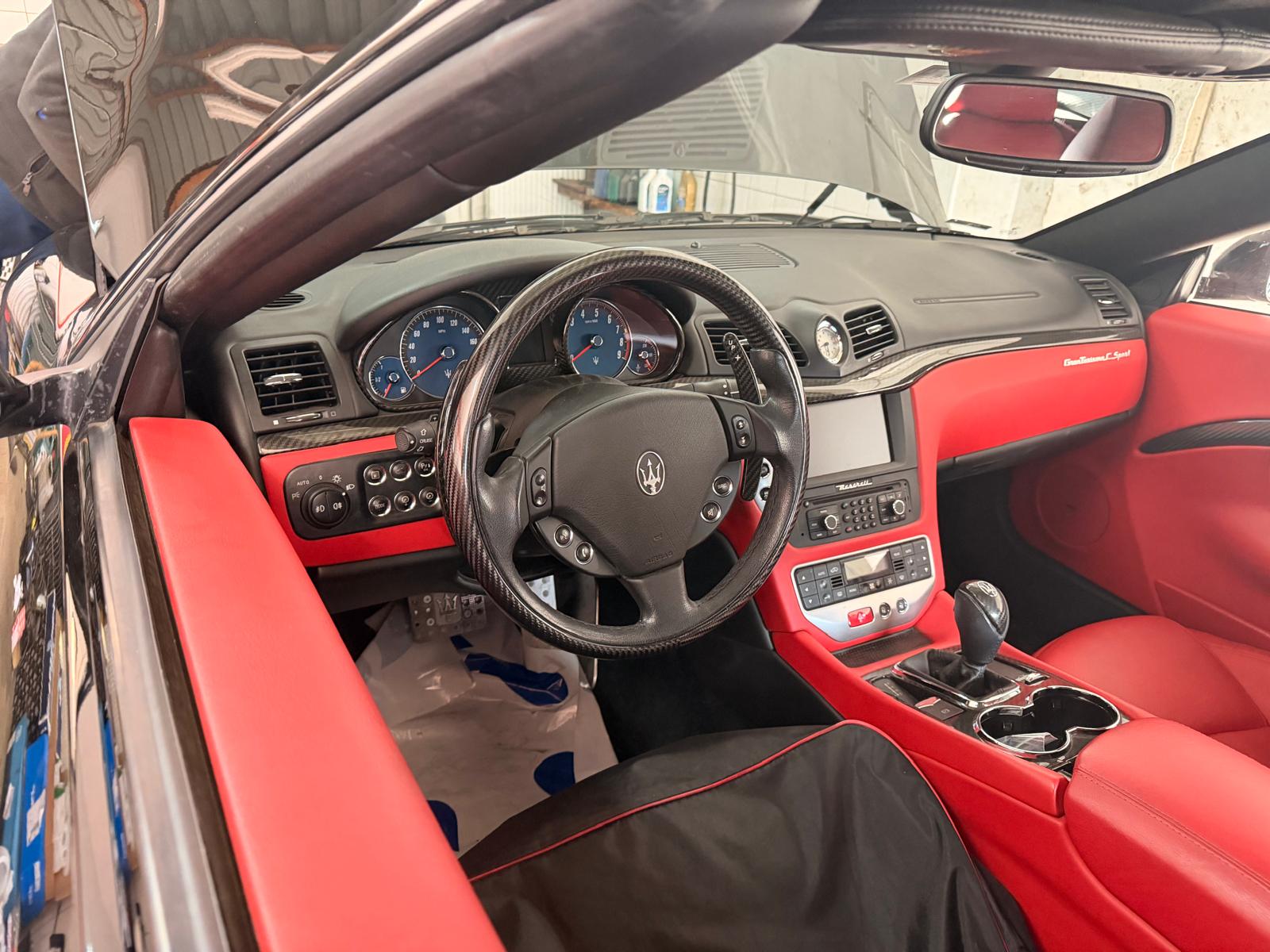 Wnętrze Maserati w serwisie ARS-Service w Piotrkowie Trybunalskim